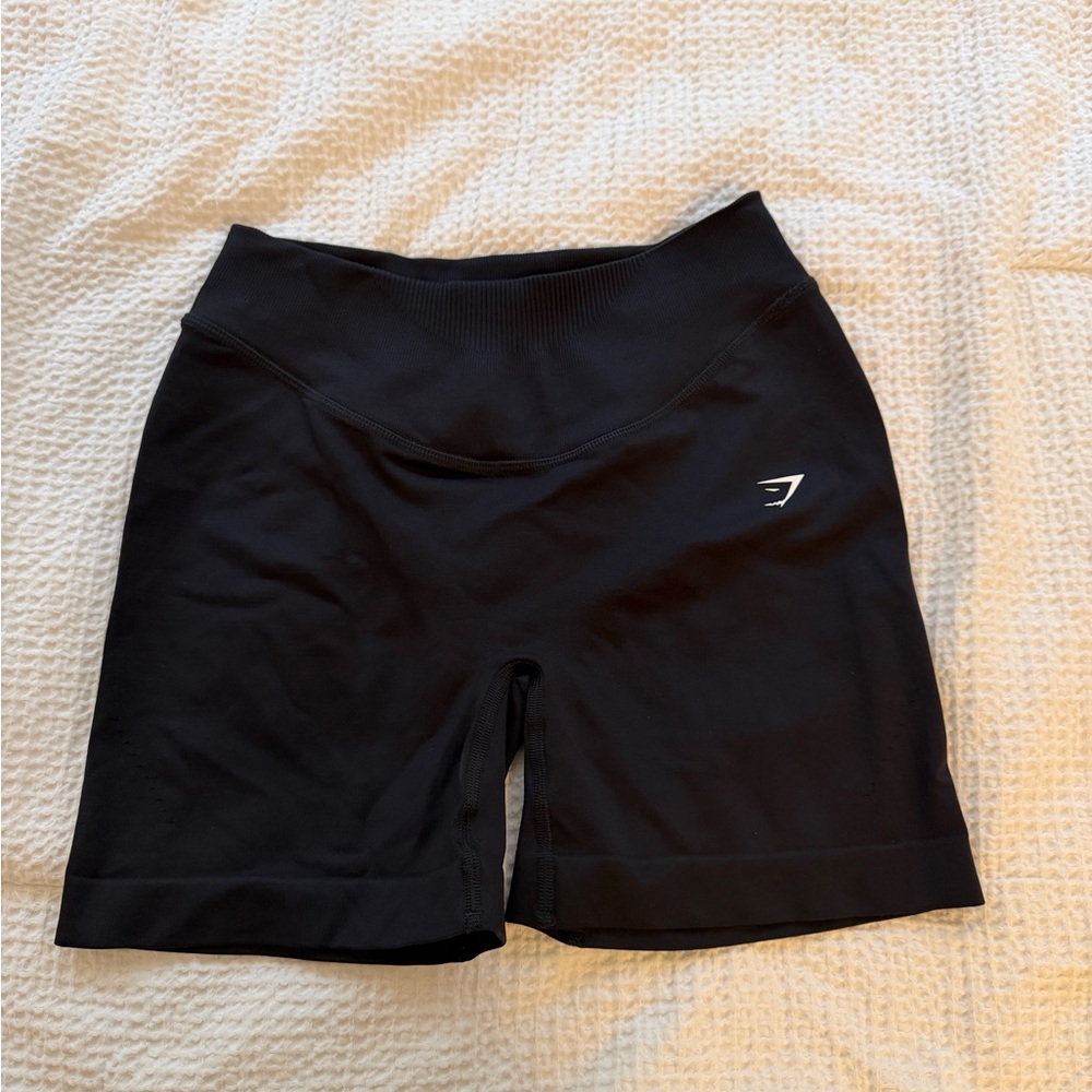 Gymshark - Black Women's Shorts

-size medium
-never used